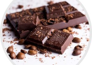 Dark chocolate are iron rich foods in Hindi